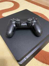 Vand Playstation 4 in stare foarte buna