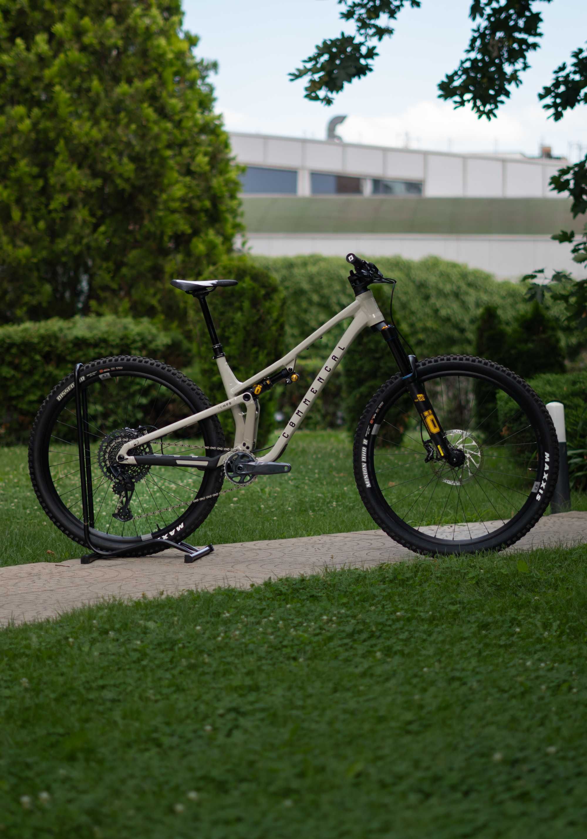Commencal T.E.M.P.O | Ohlins окачване и топ компоненти Enduro / Trail