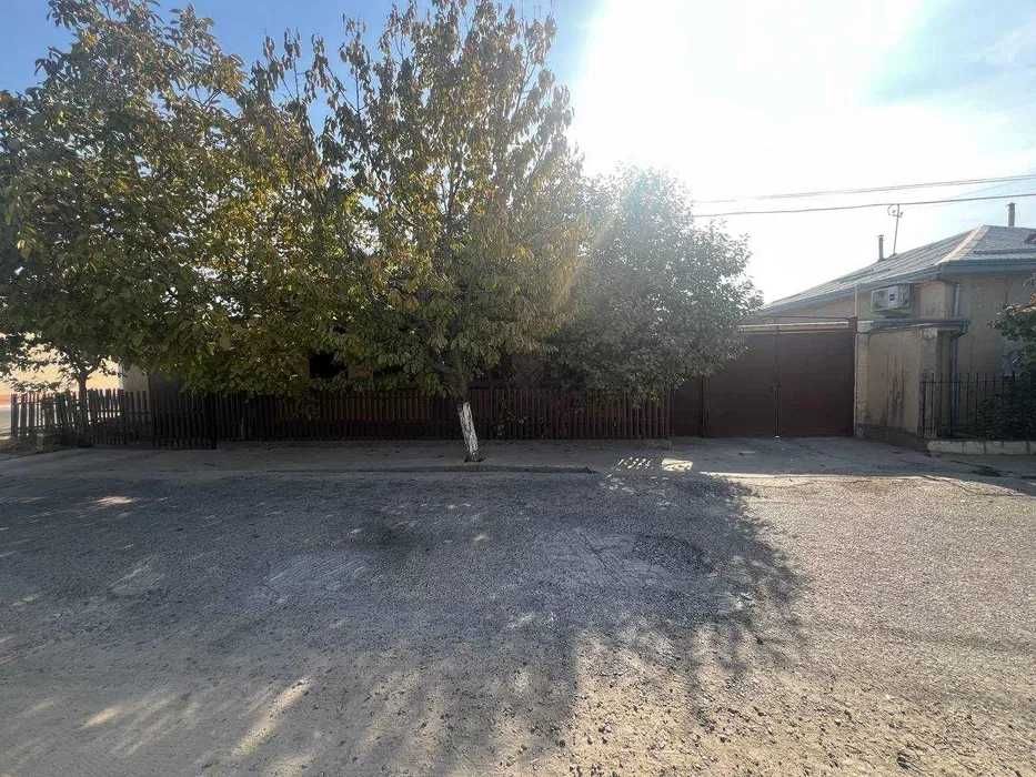 Azotchik 1 da hovli sotiladi O`ZIMNIKI