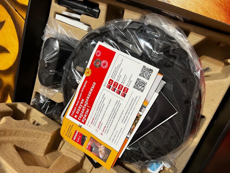 Продам НОВЫЙ робот пылесос Redmond