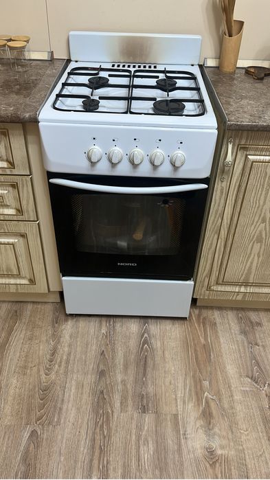 Продам газовую плиту.