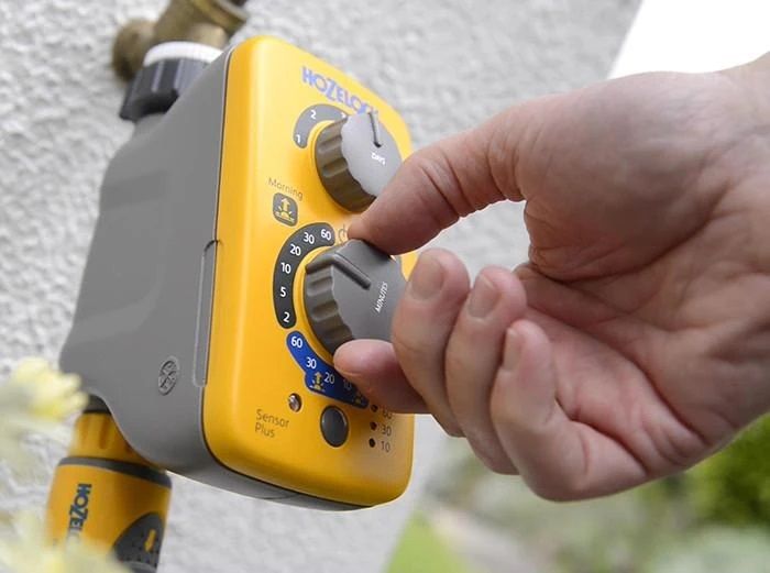 Programator irigatii electronic cu senzor de lumina Hozelock 2214, NOU
