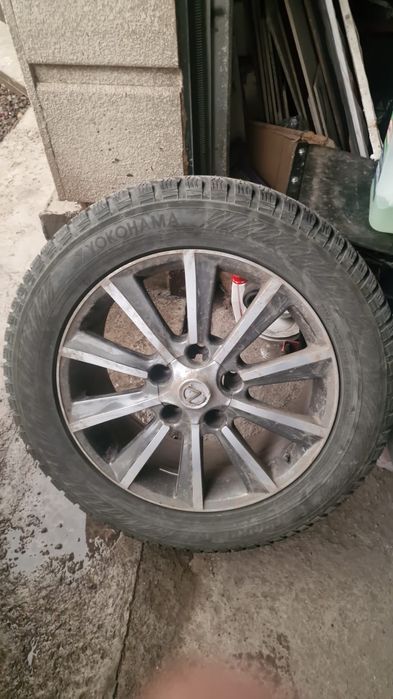 Резина Yokohama 20 диаметр Лексус 570