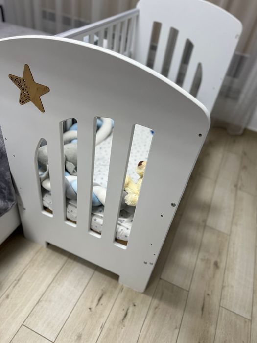 Patut din lemn cu saltea din cocos Ideal Bebe