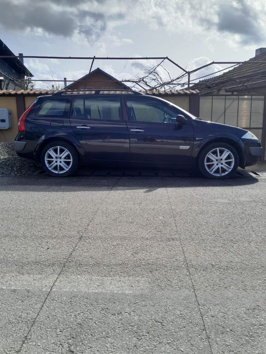 Vând renault megane