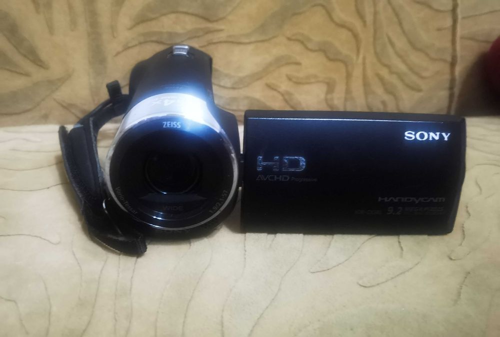 Камера Sony HDR-CX240