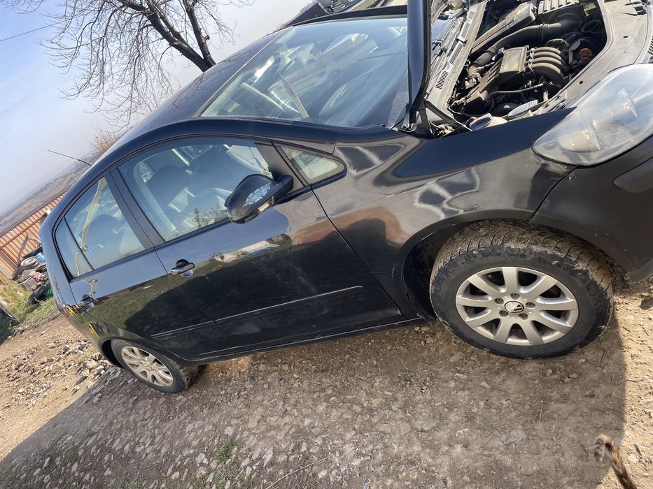 Dezmembrez golf 5 plus