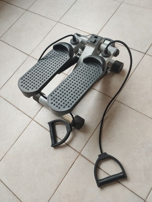 Продавам степер с ластици