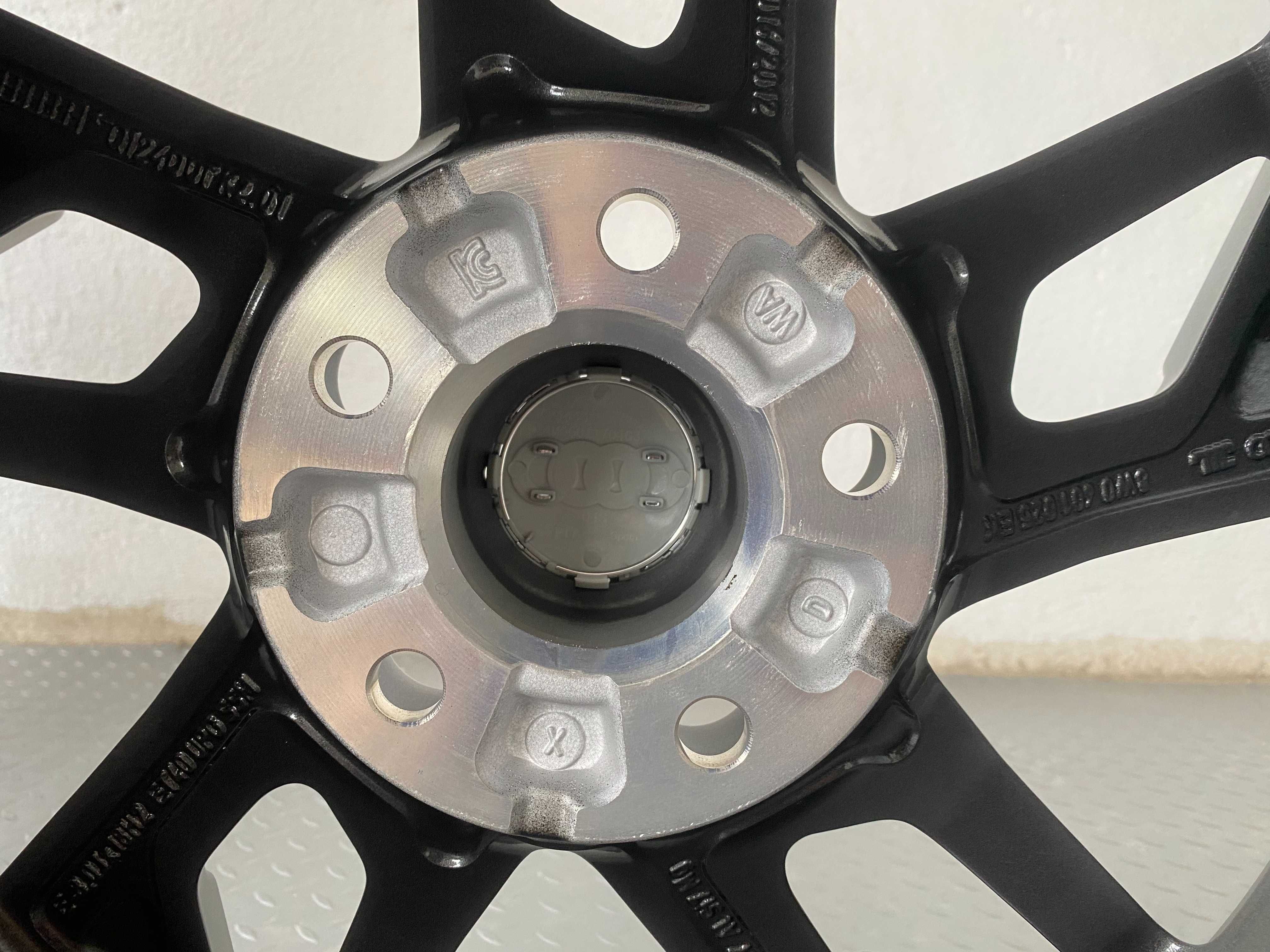 Нови 8W0601025EK 18" Оригинални Джанти Audi A4 S4 A6 C7 C8 Q5