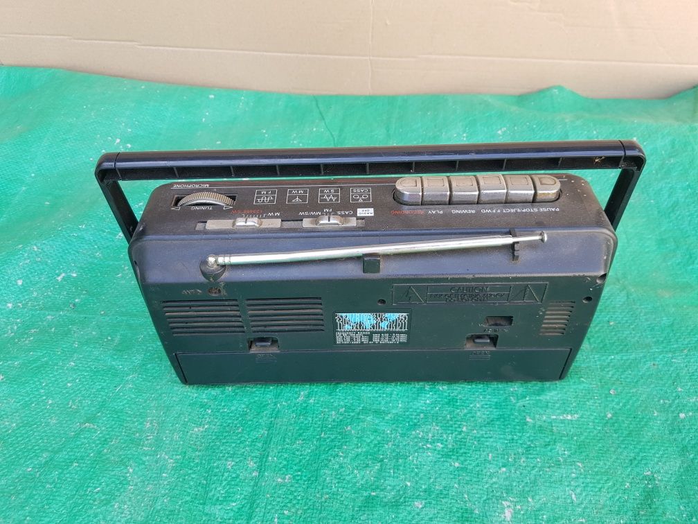 Radio Casetofon portabil marca : Thakral , model mono