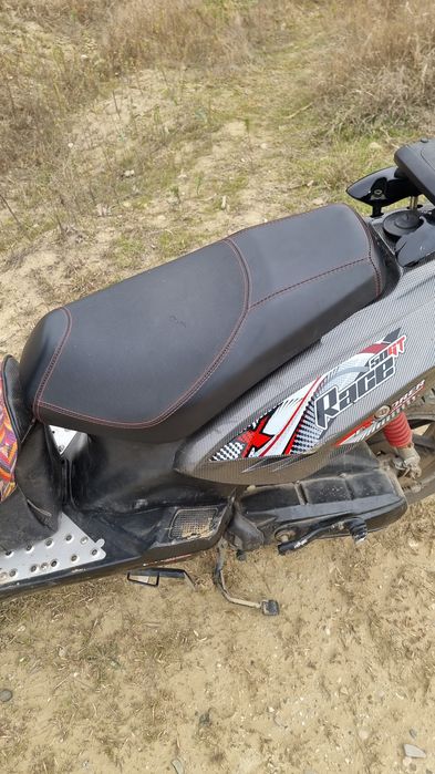 De vânzare scuter cu acte