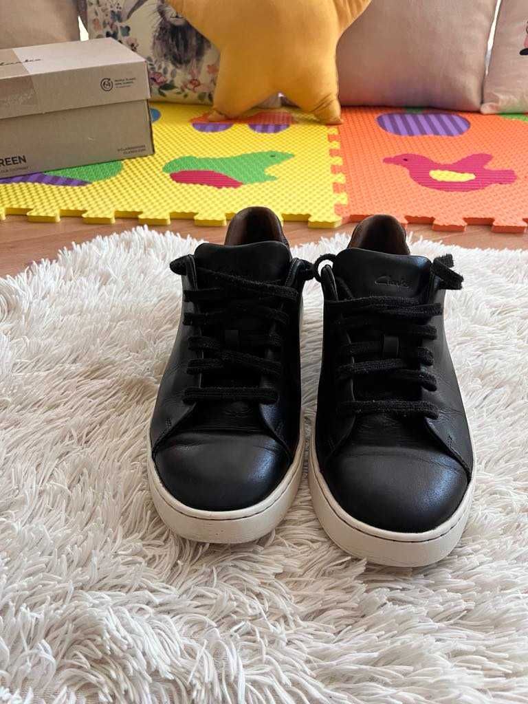 Черни кецове Clarks, модел CourtLite