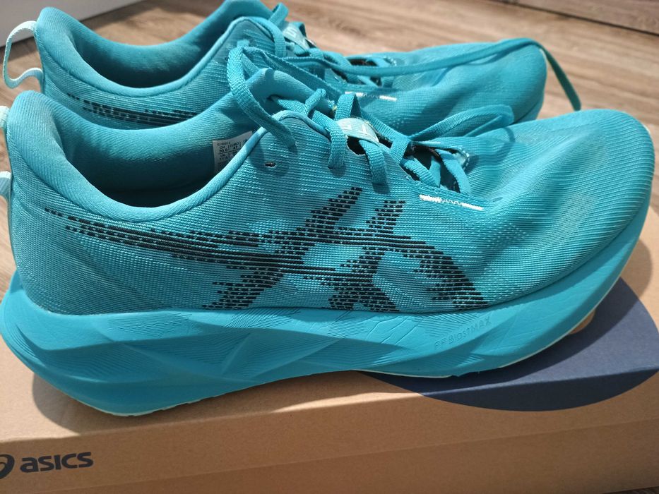 Маратонки Asics Novablast 5