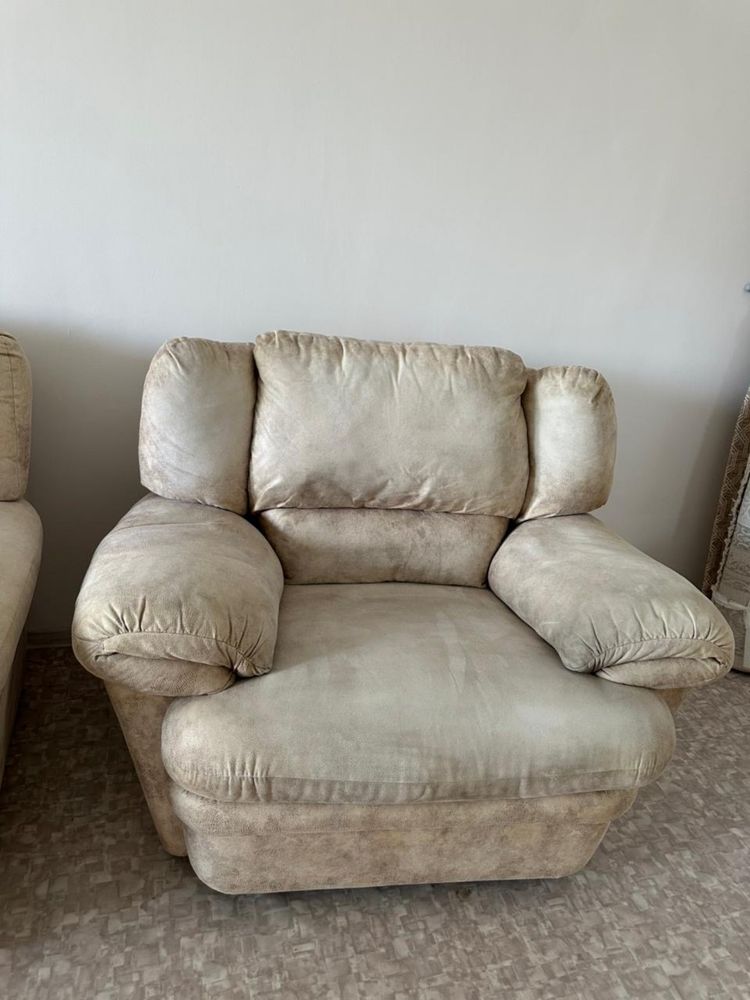 Продам Диван + 2 кресла