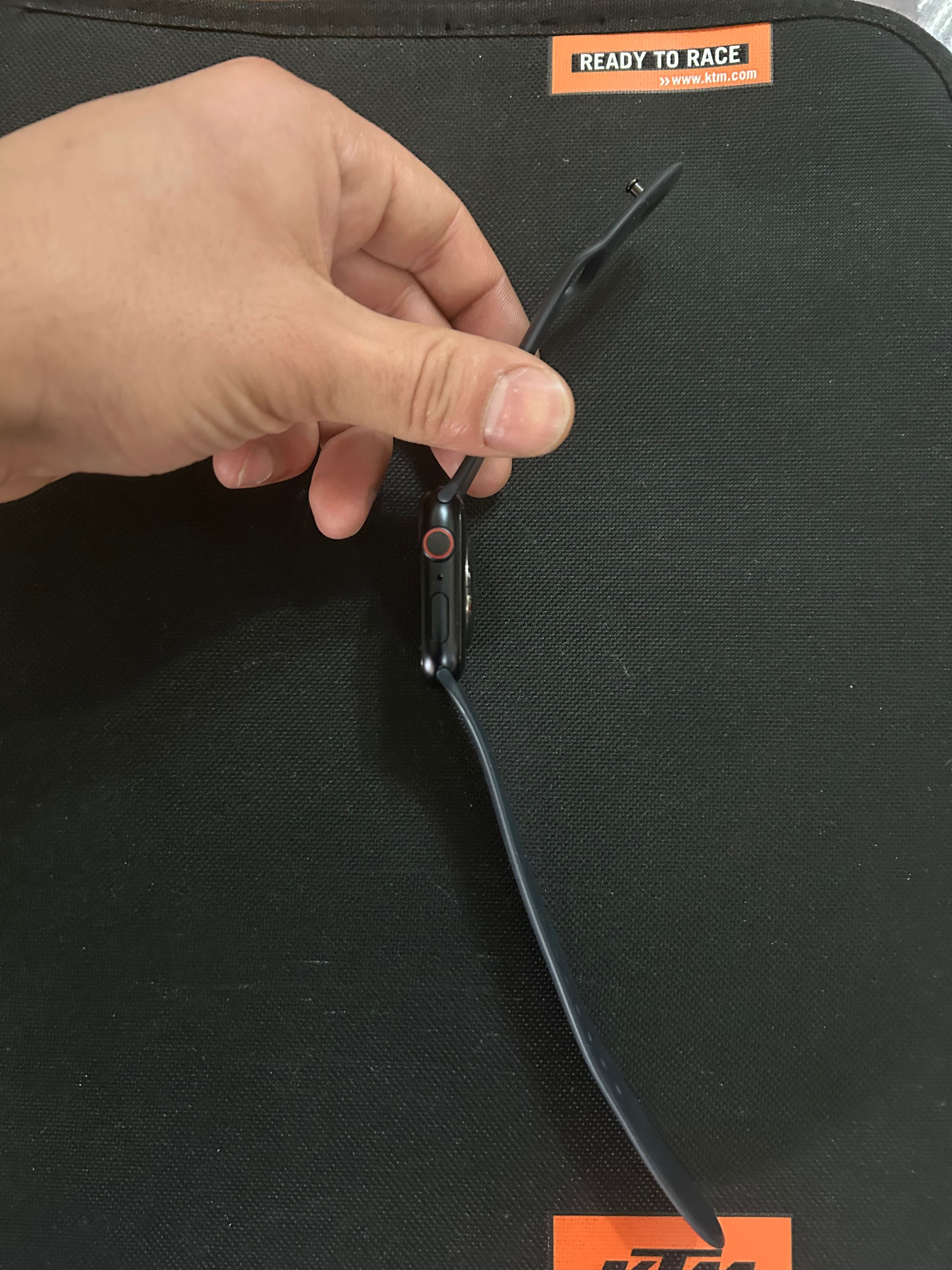 Apple Watch SERIES 9 45MM  (GPS+Cellular )