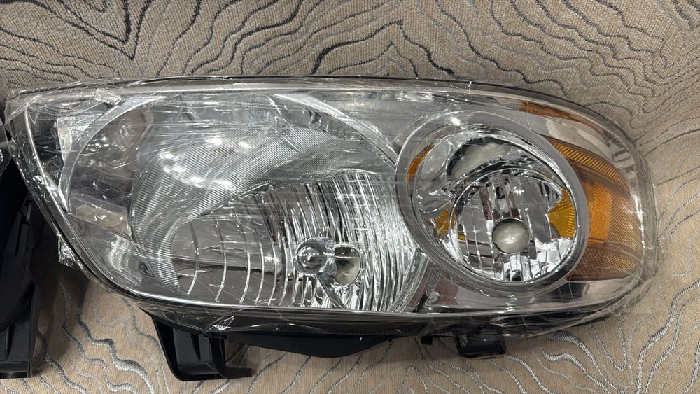 Продам фары на Nissan Sentra 2000  -  2006 гг, новые в коробке и в пле