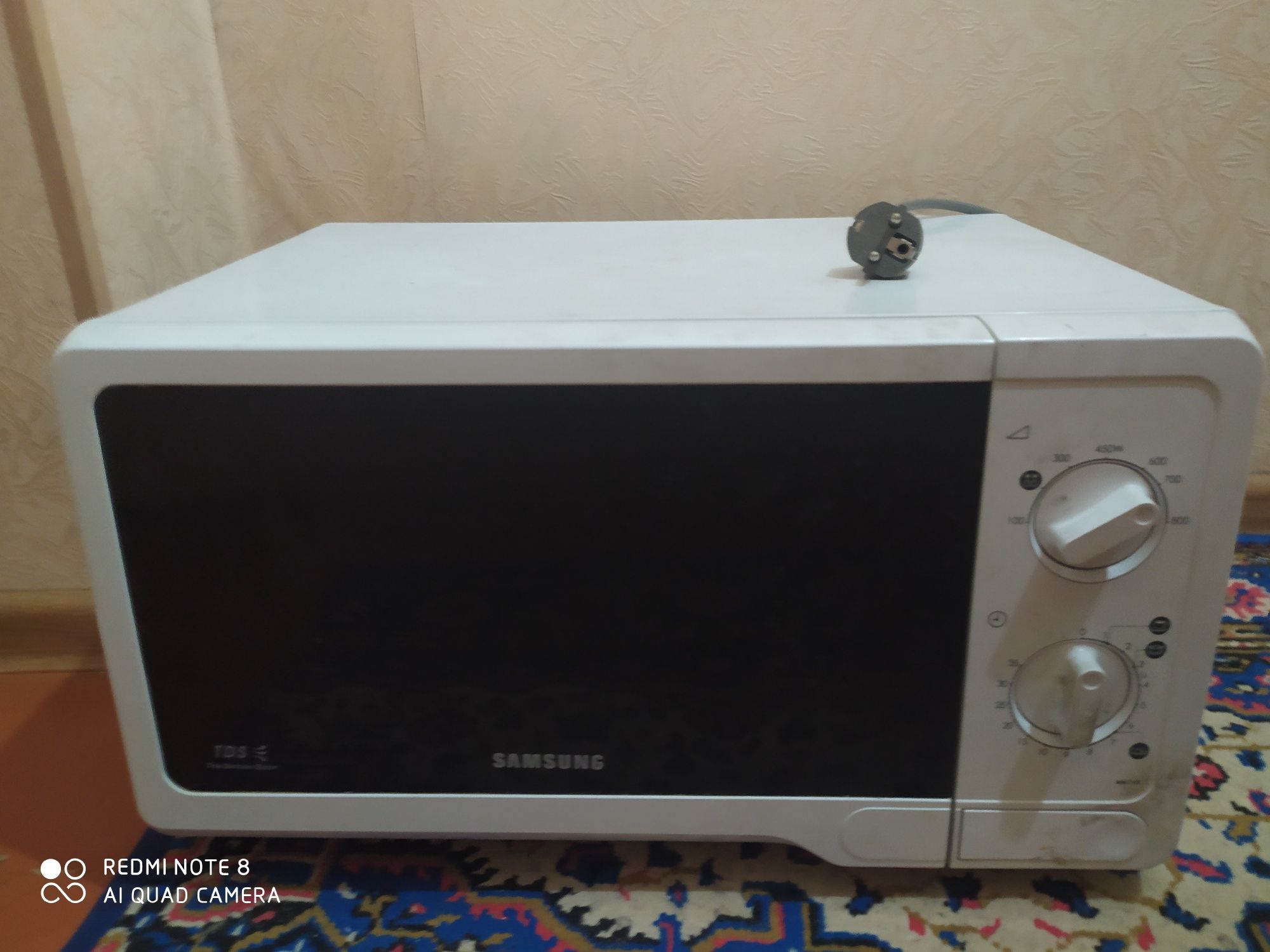 Продам микроволновую печь на запчасть
