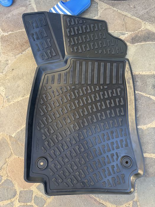 Vand covorase auto parfumate tip tavita