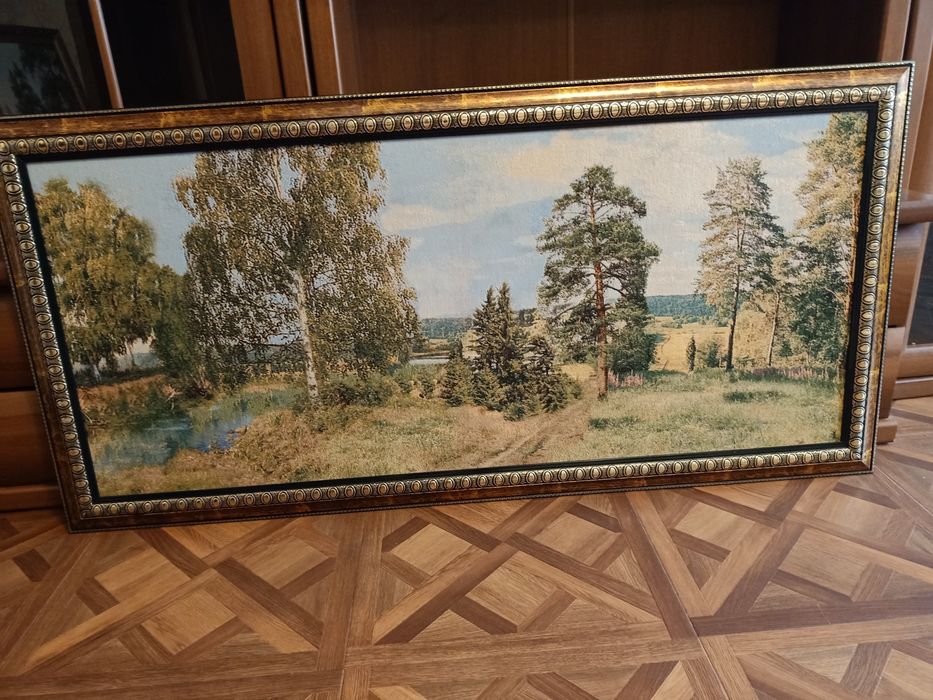 Большая красивая картина.