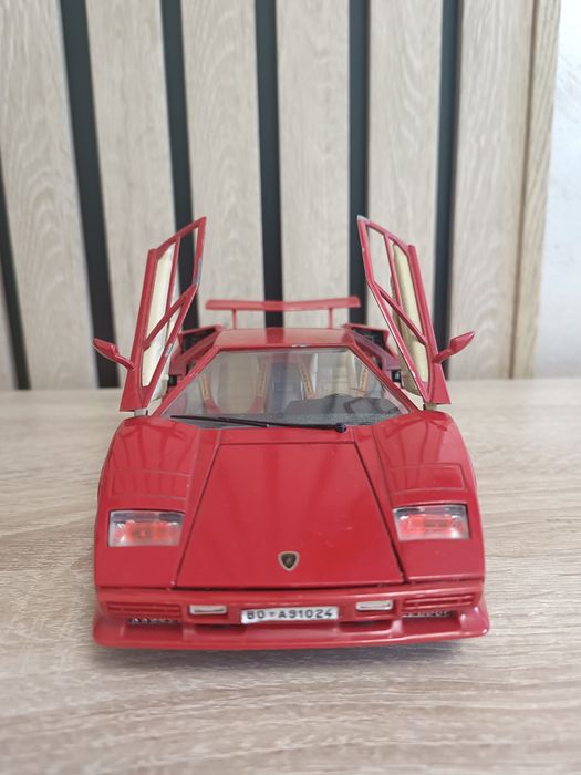 Machete mașinuțe de colecție Maisto, Burago