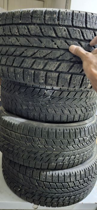 Продаю резина зима 215/55R17
