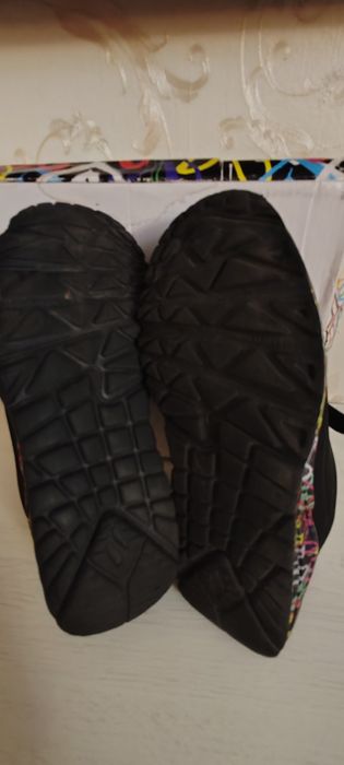 Skechers ,adidași  Nr 33 ca noi, superbi ,fetite