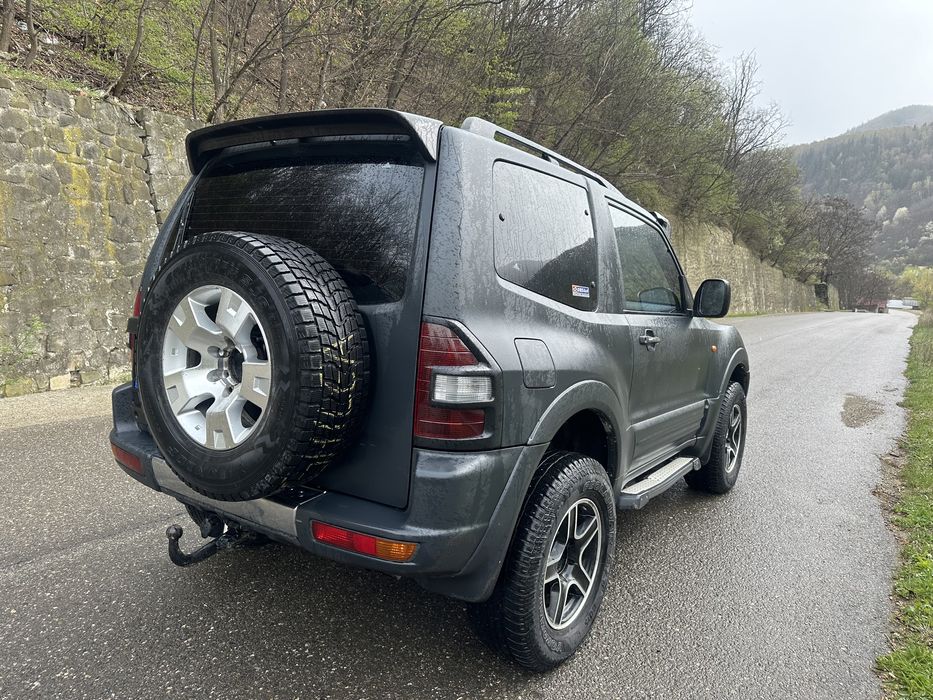 Vand Mitsubishi Pajero Mk3 3.2 diesel AUTOUTILITARA