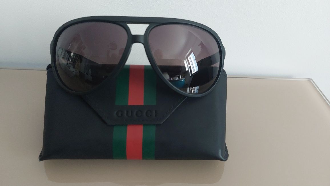 Gucci Ochelari de soare pentru barbati. Original