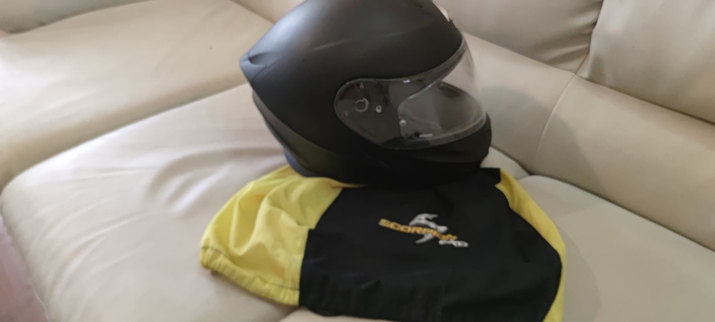 Каска Scorpion EXO920 със Sena