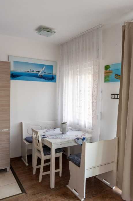 Дава се под наем Двустаен апартамент в Пловдив, Въстанически - 60 кв.м за 255 € - Снимка #3