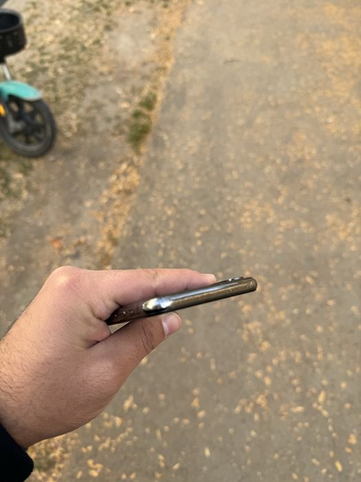 Iphone x ayfon x 64gb qora sotiladi tel ideal aybi yo face ishlidi