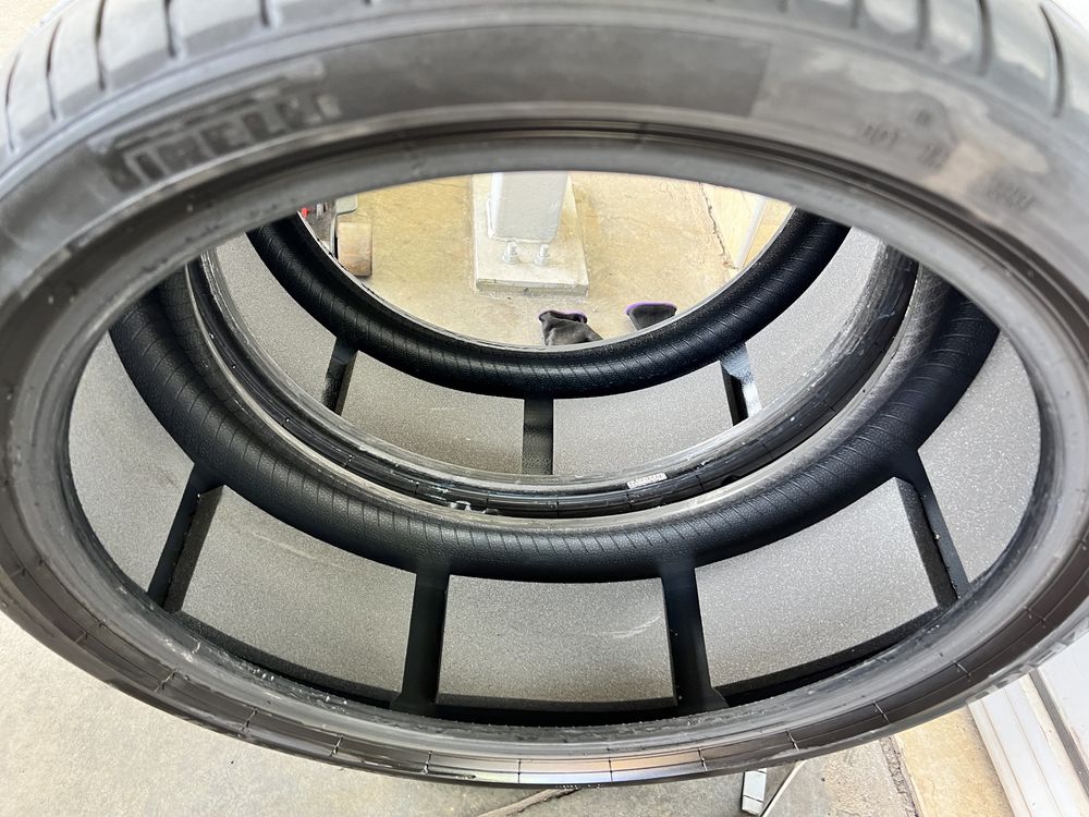 255.35.21" Pirelli P-Zero 2бр.