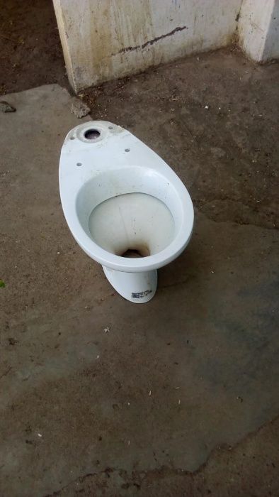 Продам унитаз без бочка адрес 6 мкр(кунаева) для стройки