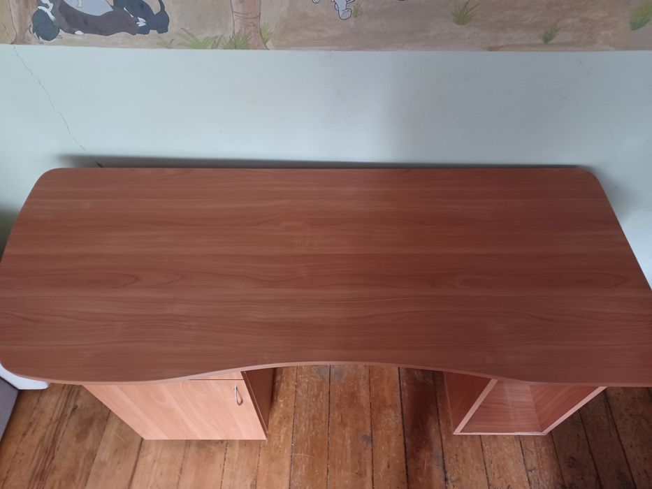 Бюро в добро състояние