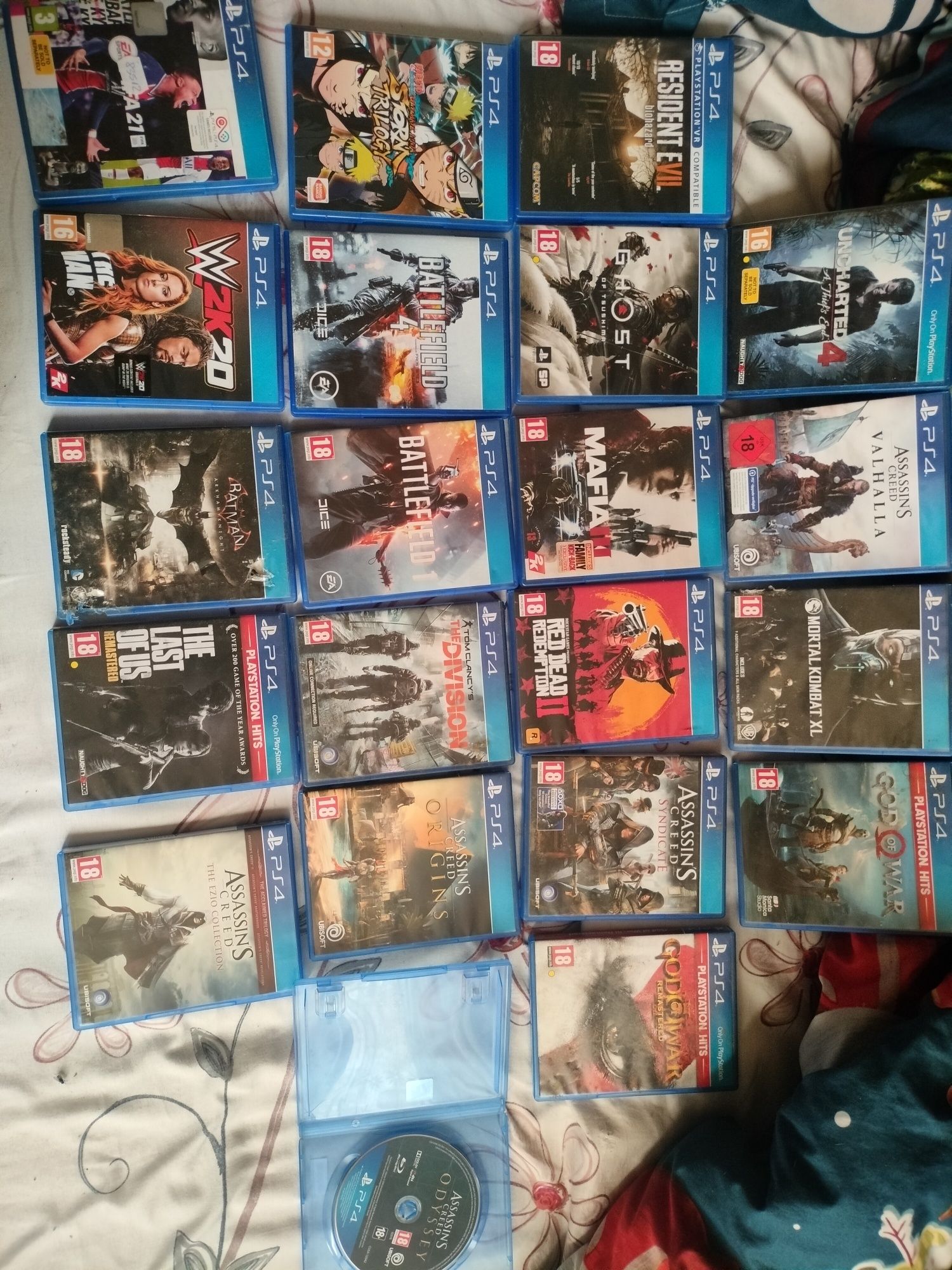 Vând jocuri pentru PlayStation 4