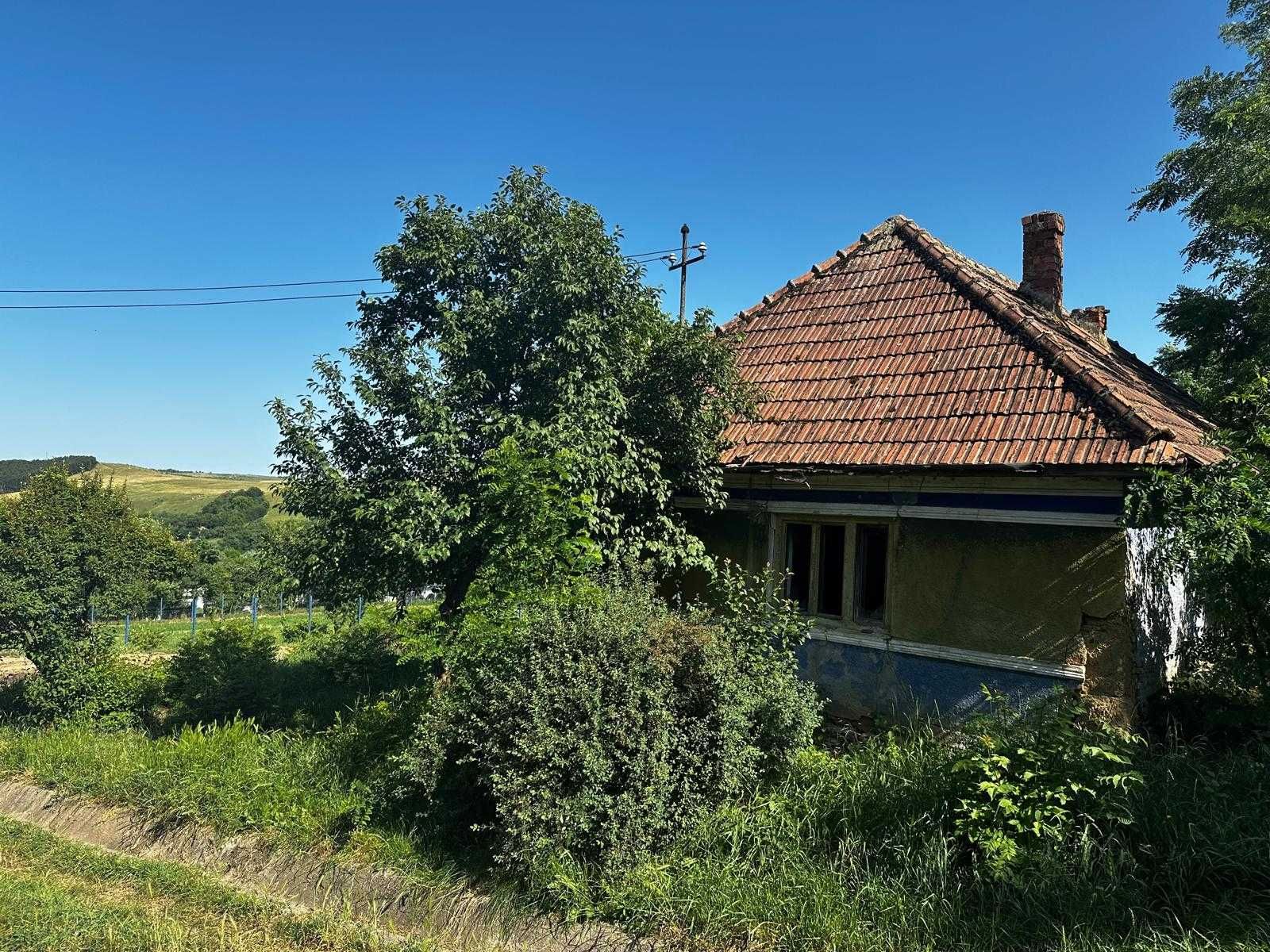 Casa traditionala cu teren generos de 1132 mp in Mociu  jud Cluj