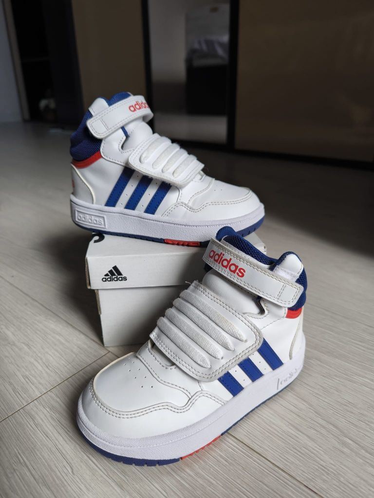 Adidas  27 copii