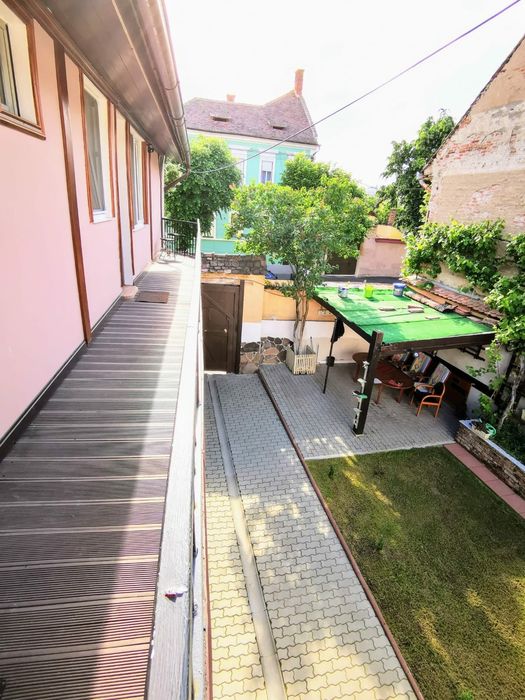 Cazare studio zonă centrală(   aproape de Polissano Medlife)