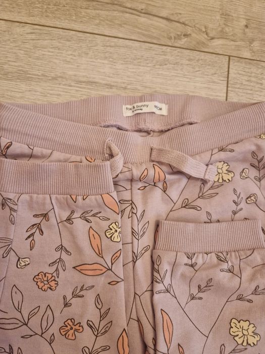 Vand lot 4 perechi pantaloni marime 98