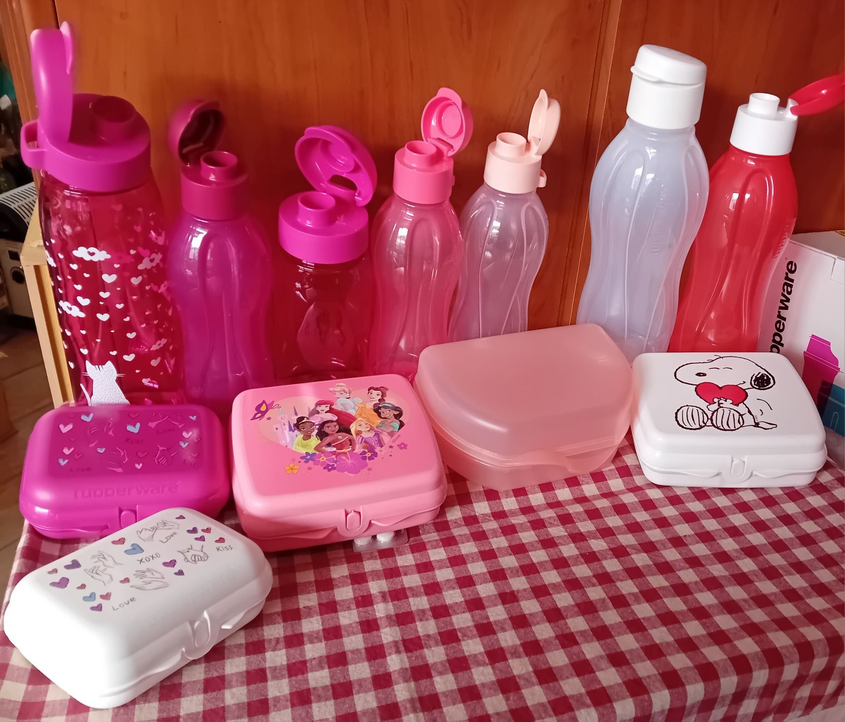 Детски бутилки, купички, прибори за готвене и хранене Tupperware