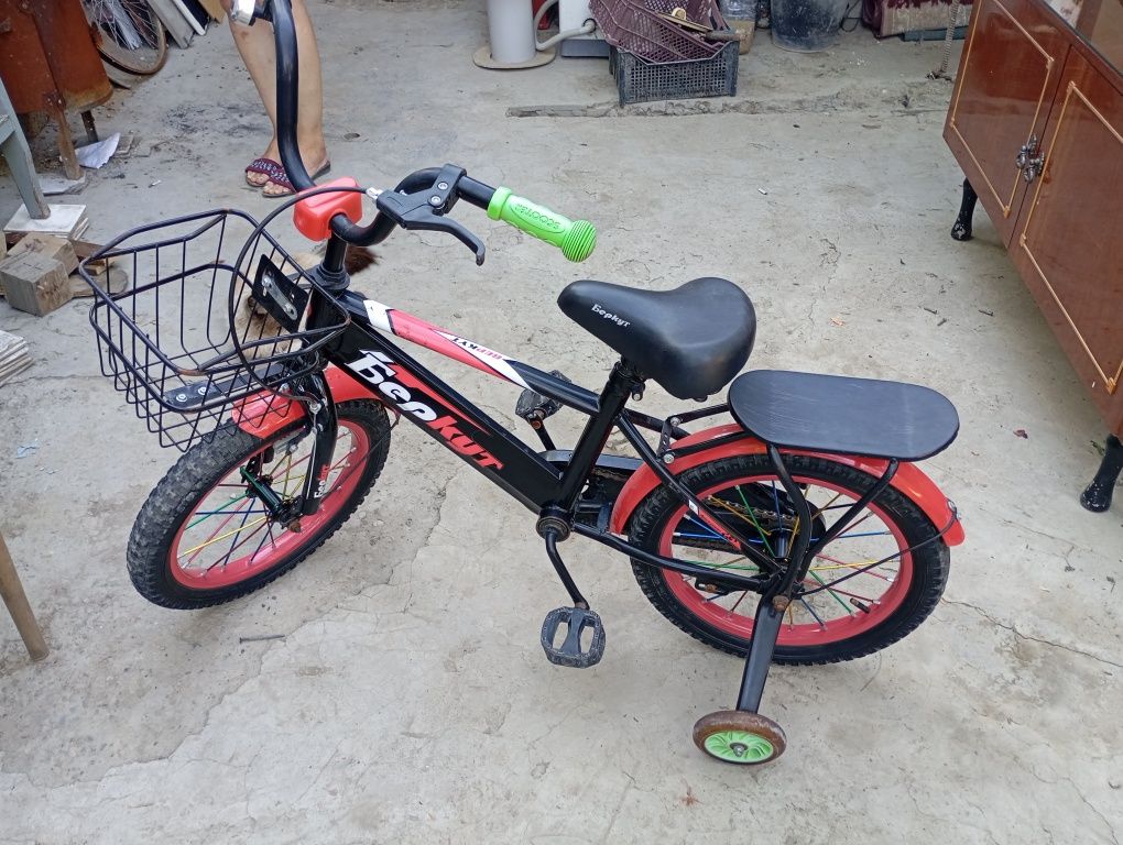 Продам велосипед 4х калестный