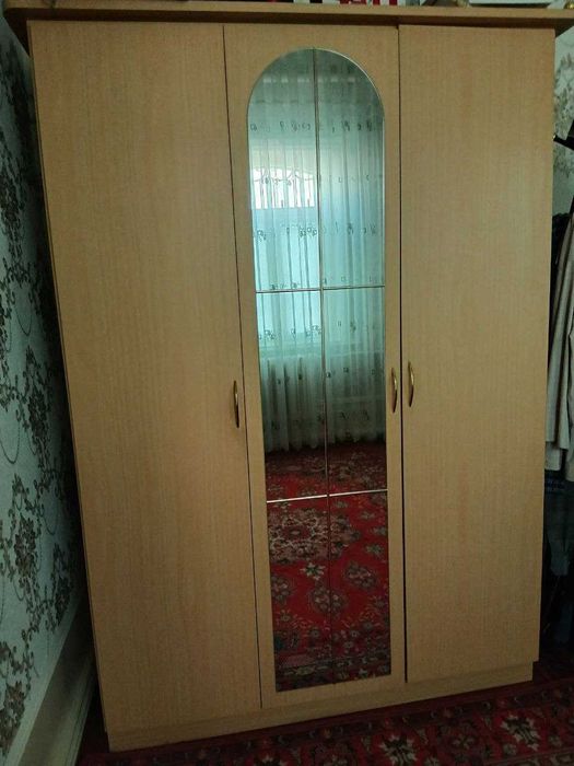 Продается комплект спальной мебели