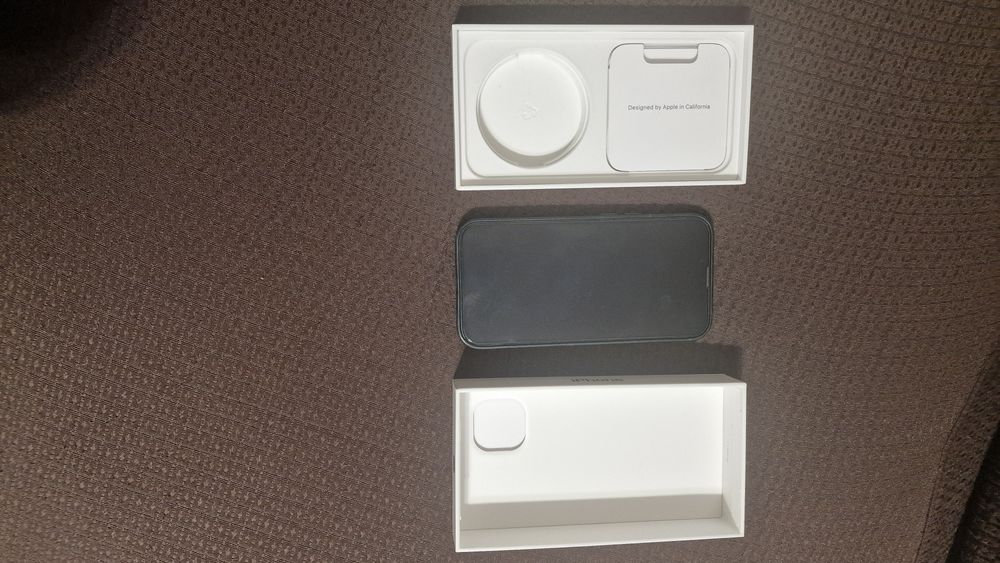 Vand lPhone 13, 128GB, 5G, culoare Midnight