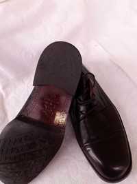 Pantofi de piele culoarea neagră