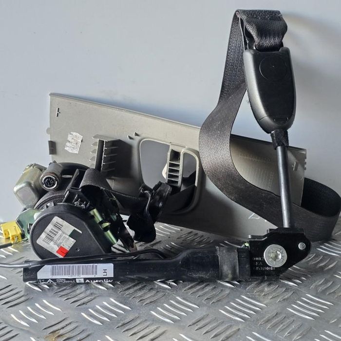 Centura de siguranta stanga fata Opel Astra J Facelift