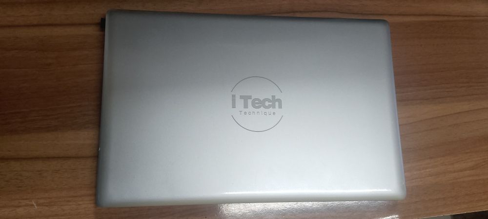 Arzon noutbuklar srochno sotiladi