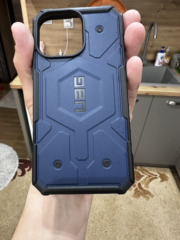 - UAG iphone 14 pro max