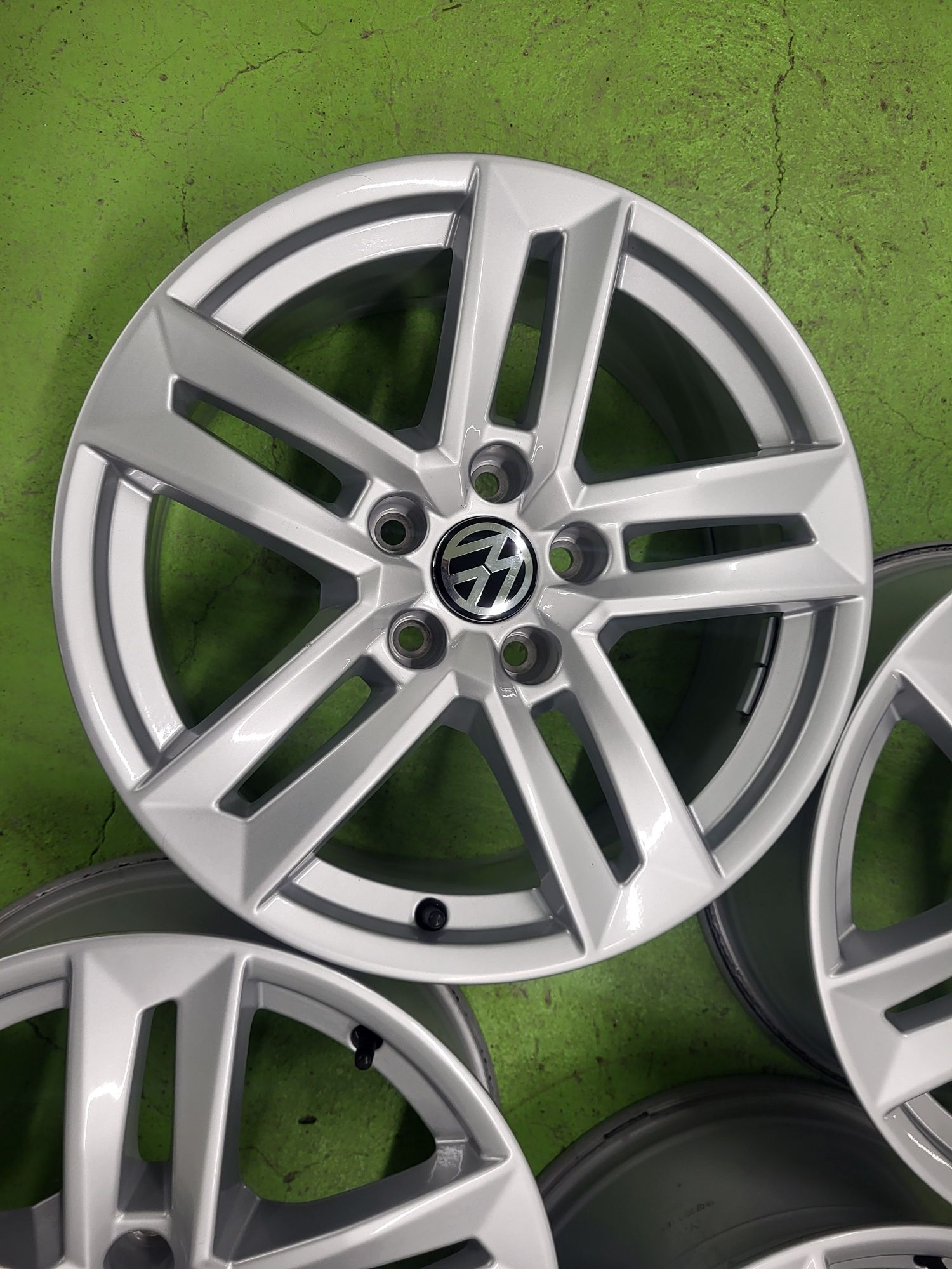 17 5x112 Vw Golf 5 6 7 Touran Caddy Passat 5х112