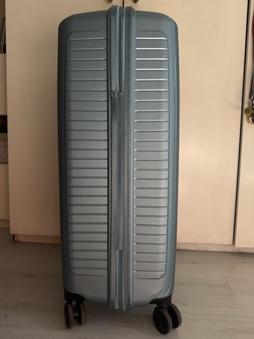 Голям куфар за чекиран багаж 23кг, 70-50-30см