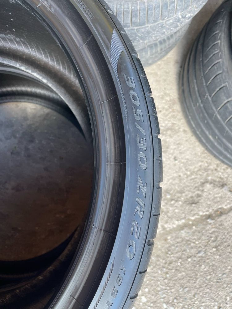 Летни гуми Pirelli pzero 305 30 20 2бр и 265 35 20 2бр пакет